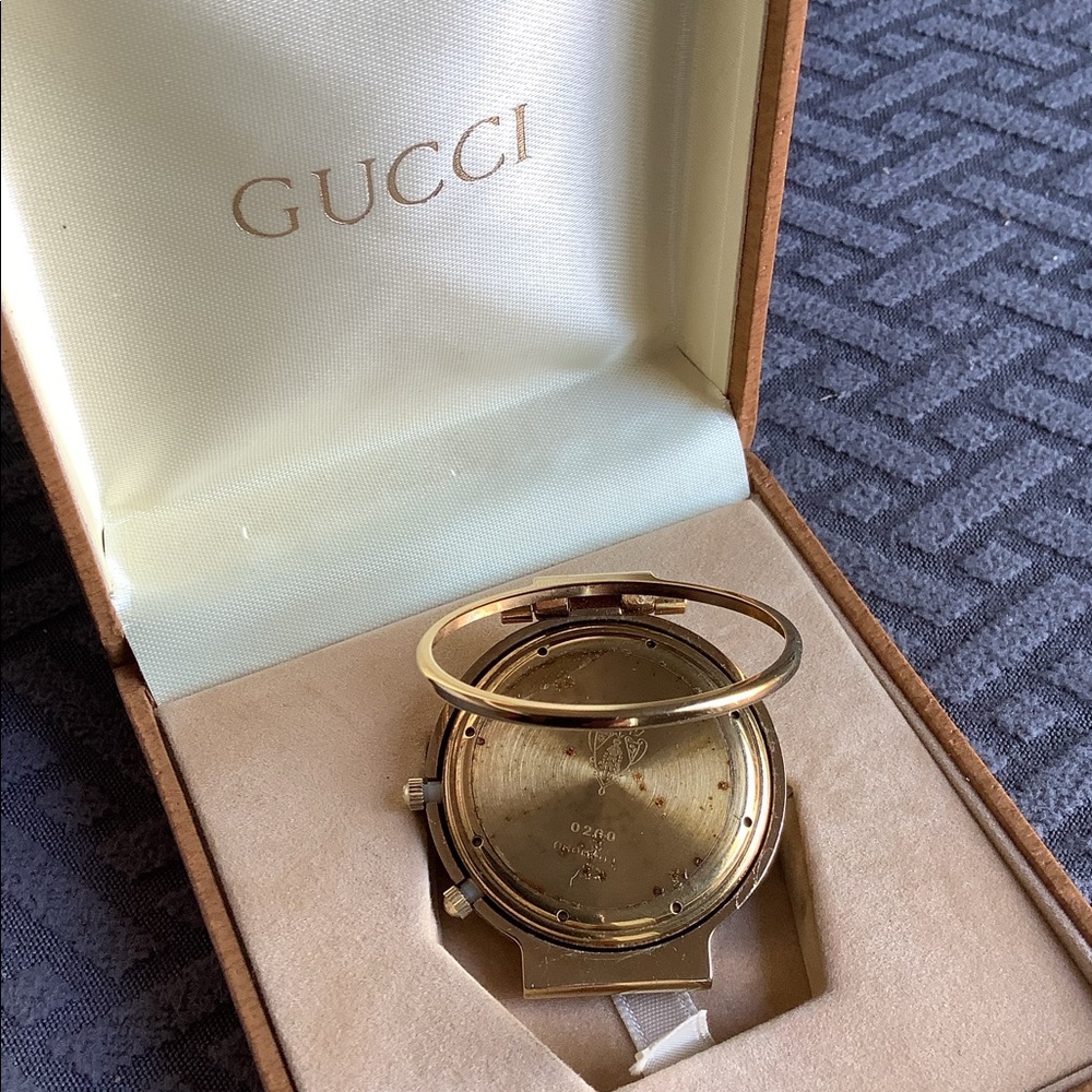 Beautiful GUCCI desk or travel watch with box 🌟🌟 - Picture 9 of 9